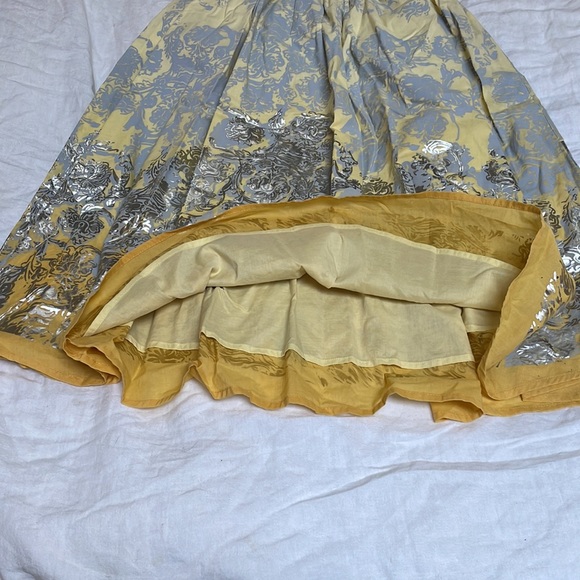 Yellow elastic summer skirt! - Picture 4 of 5